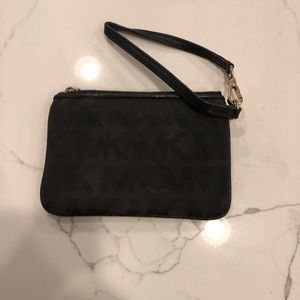 Michael kors wristlet wallet